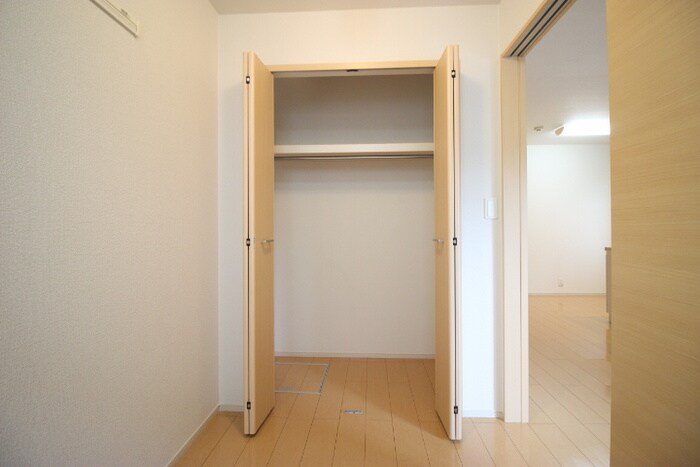 物件内観写真18　(収納)