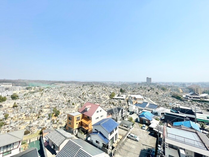 物件内観写真22　(室内からの展望)