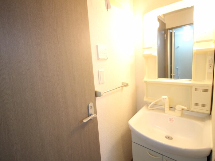物件内観写真11　(洗面)
