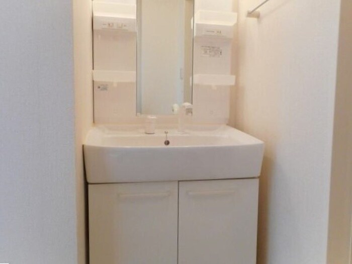 物件内観写真8　(洗面)