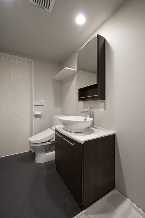 物件内観写真16　(洗濯機置場)