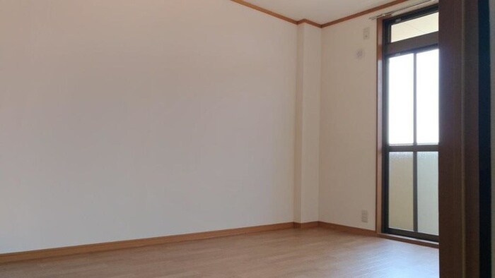 物件内観写真4　(居室)