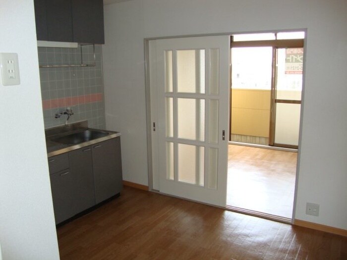 物件内観写真4　(居室)