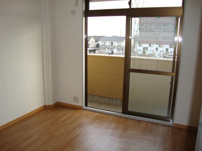 物件内観写真5　(居室)