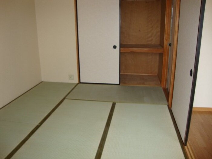 物件内観写真6　(居室)