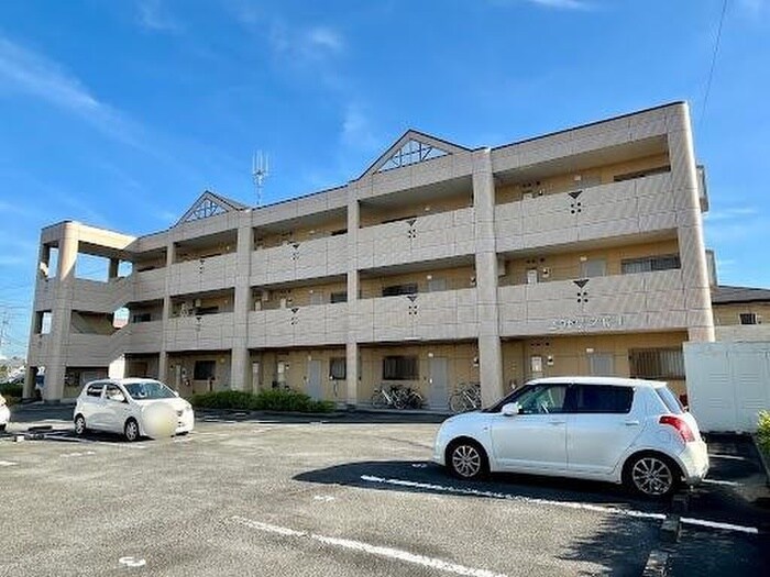 物件外観写真3　(駐車場)