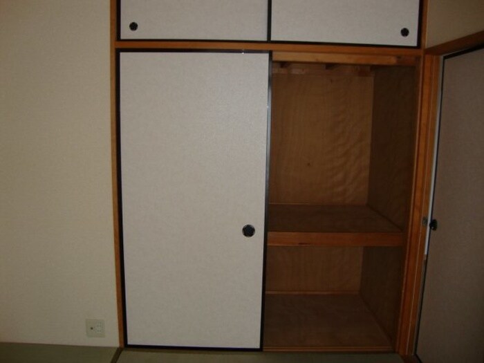 物件内観写真12　(収納)