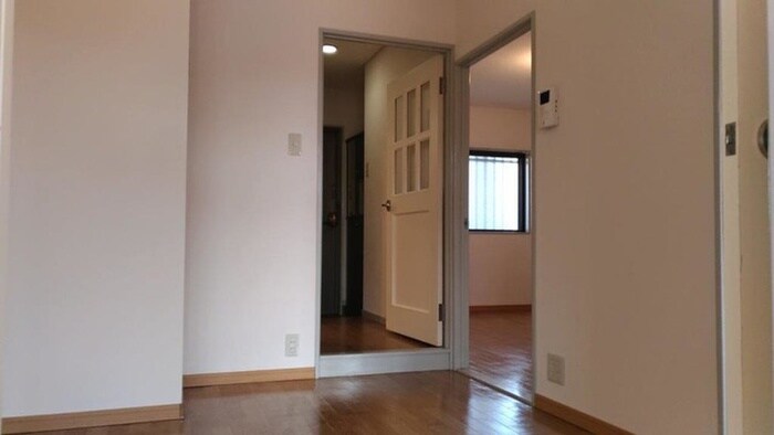 物件内観写真13　(廊下)