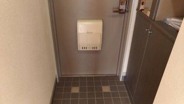 物件内観写真14　(玄関)