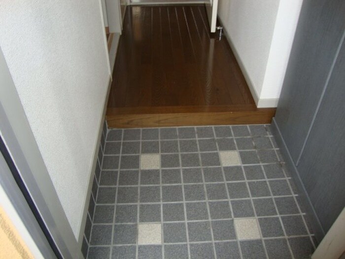 物件内観写真15　(玄関)