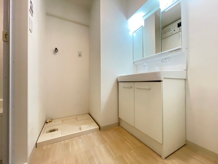 物件内観写真12　(洗濯機置場)