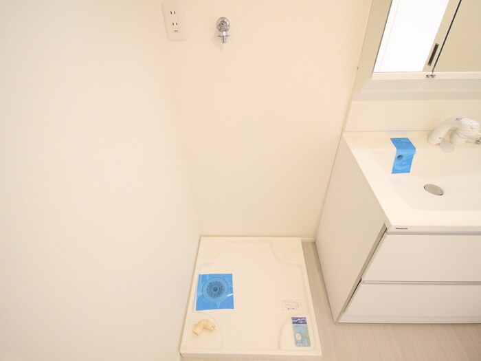 物件内観写真10　(洗濯機置場)