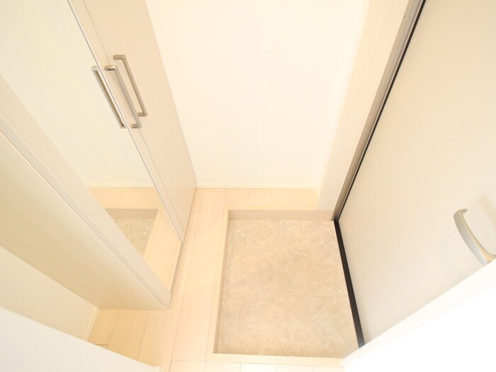 物件内観写真12　(玄関)