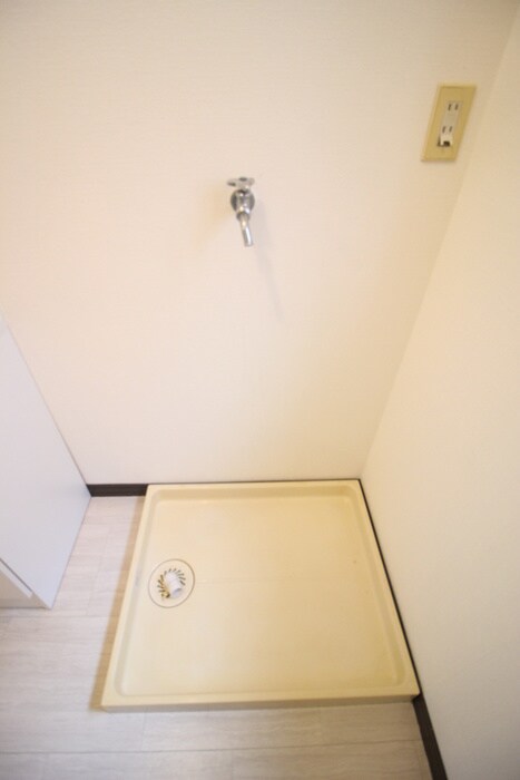 物件内観写真14　(洗濯機置場)