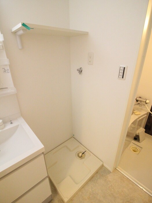 物件内観写真11　(洗濯機置場)