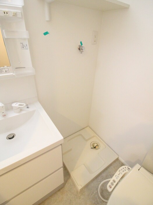 物件内観写真18　(洗濯機置場)