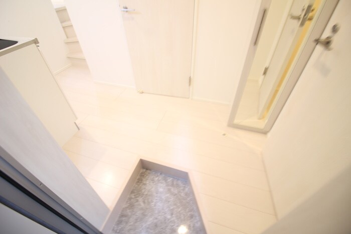 物件内観写真7　(玄関)