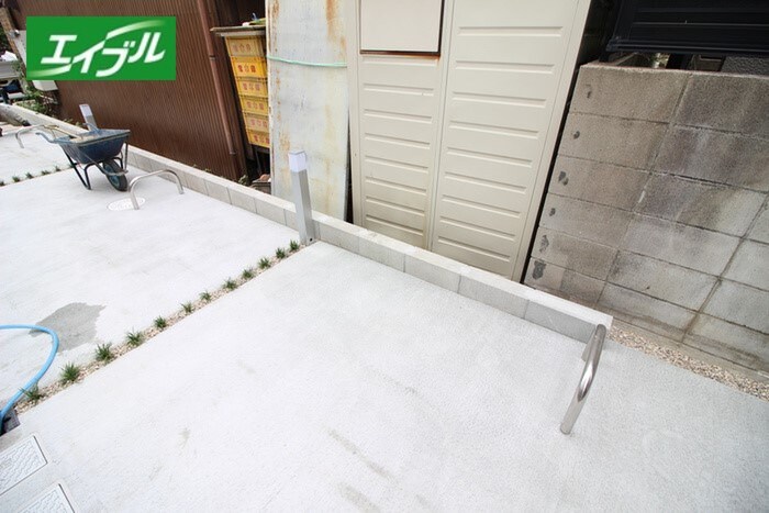 物件外観写真3　(駐輪場)