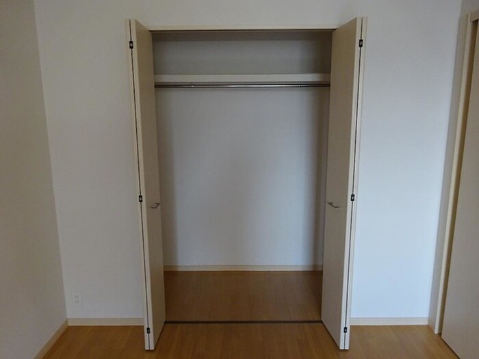 物件内観写真6　(収納)