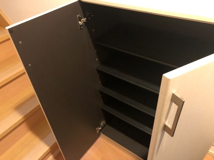 物件内観写真8　(靴箱)