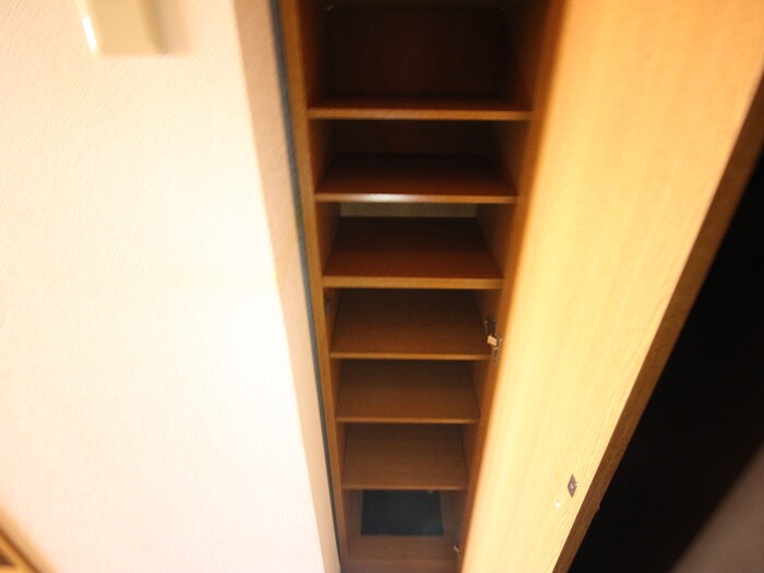 物件内観写真15　(靴箱)