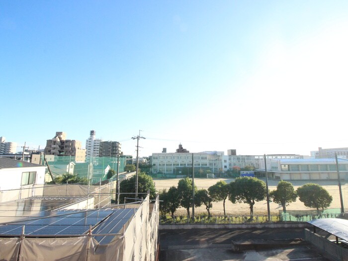 物件内観写真18　(室内からの展望)