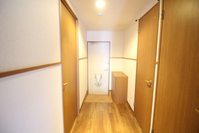 物件内観写真17　(廊下)