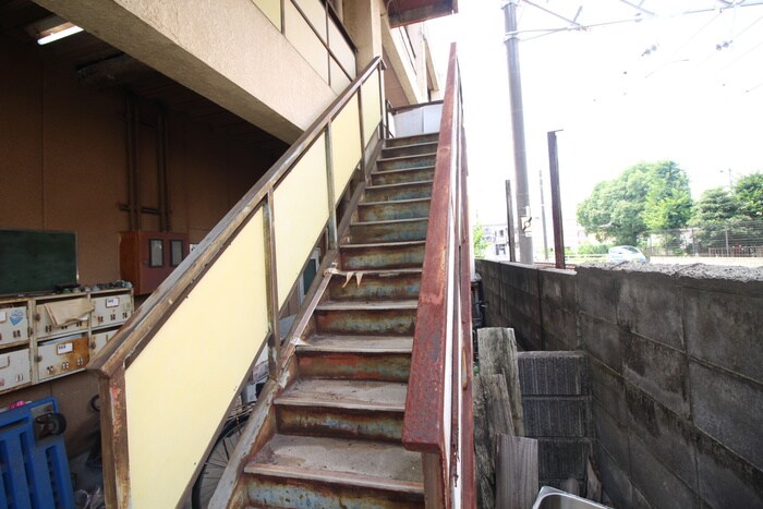 物件外観写真4　(エントランス部分)