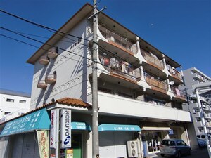 ハイツ駒外観写真