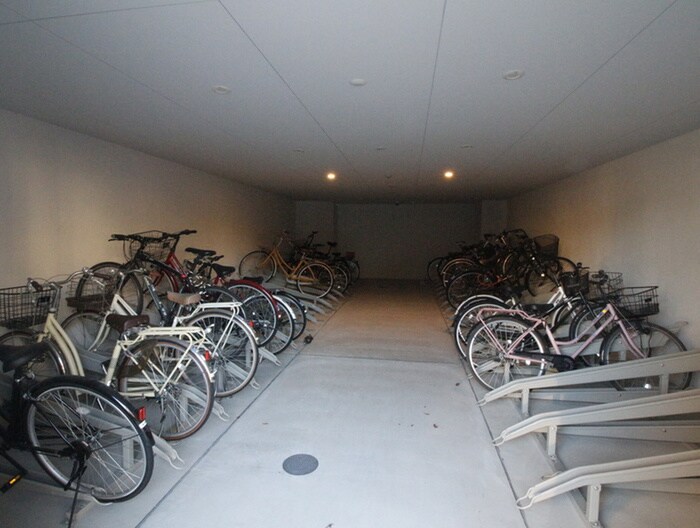 物件外観写真3　(駐輪場)