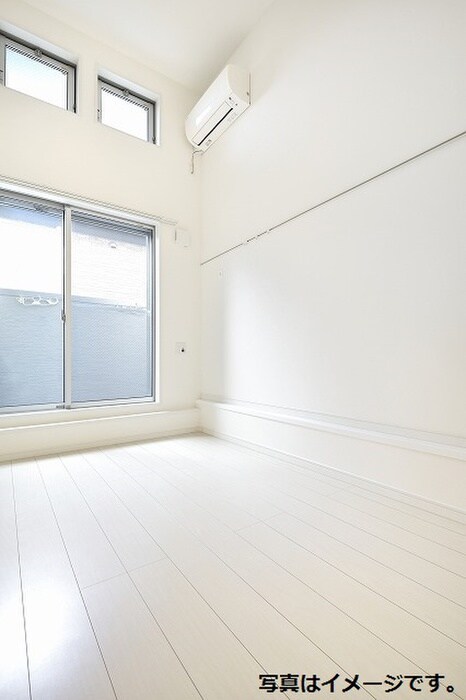 物件内観写真9　(居室)