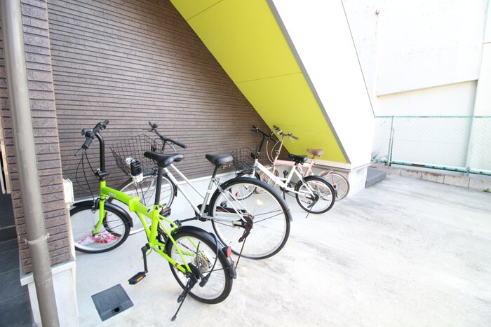 物件外観写真5　(駐輪場)