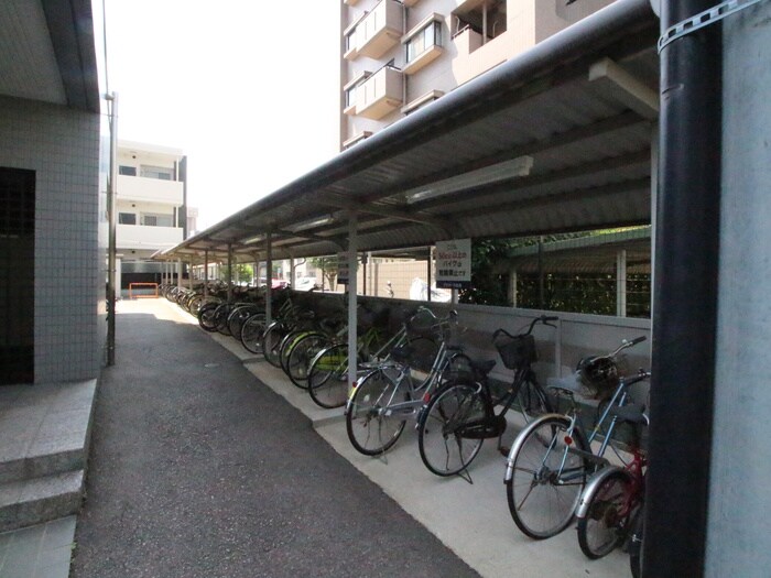 物件外観写真5　(駐輪場)