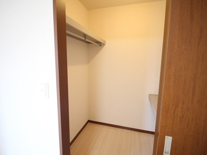 物件内観写真13　(収納)