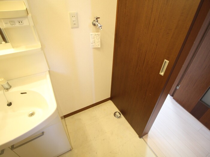 物件内観写真17　(洗濯機置場)