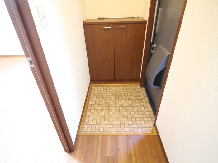 物件内観写真19　(玄関)