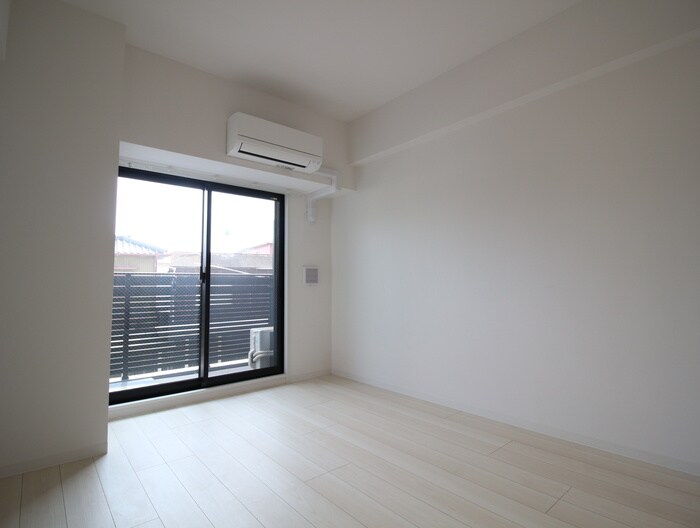 物件内観写真2　(居室)