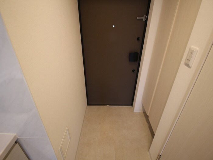 物件内観写真11　(玄関)