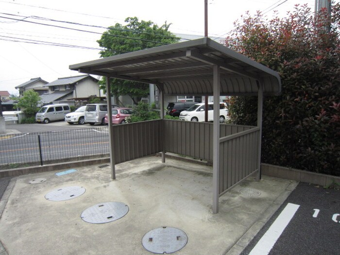 物件外観写真6　(駐輪場)