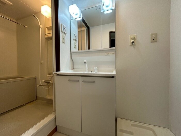 物件内観写真10　(洗濯機置場)