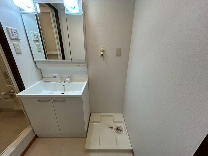 物件内観写真20　(洗濯機置場)