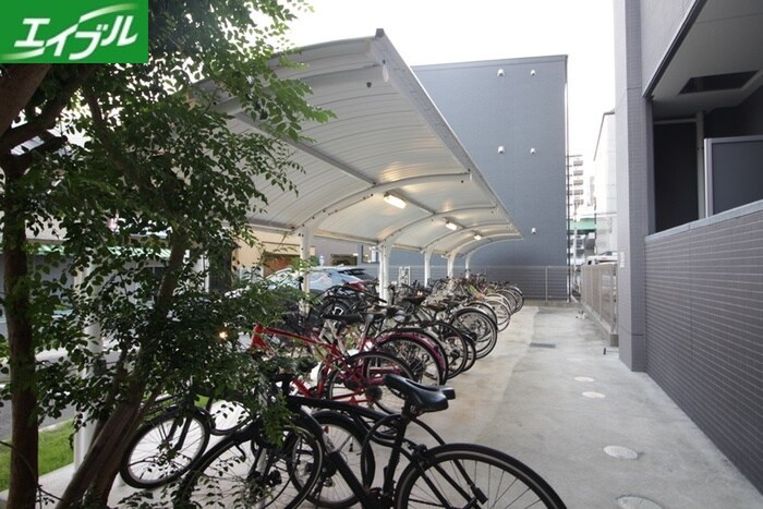 物件外観写真4　(駐輪場)