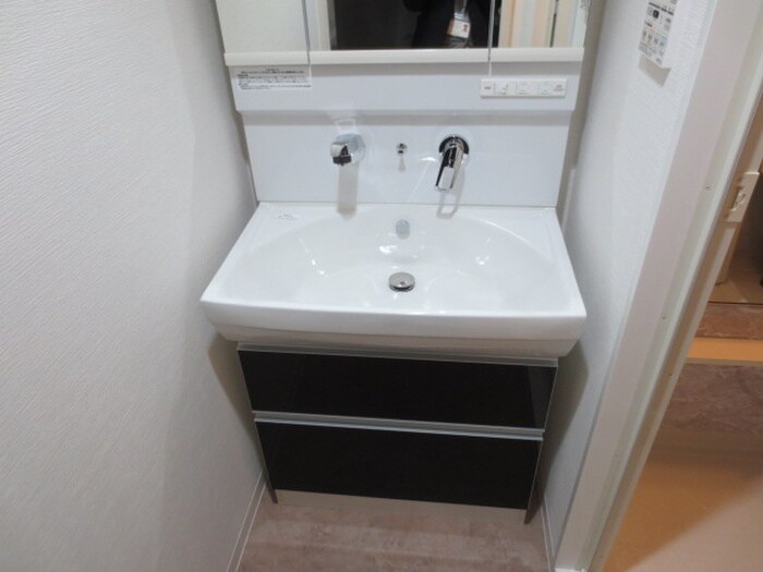 物件内観写真11　(洗面)