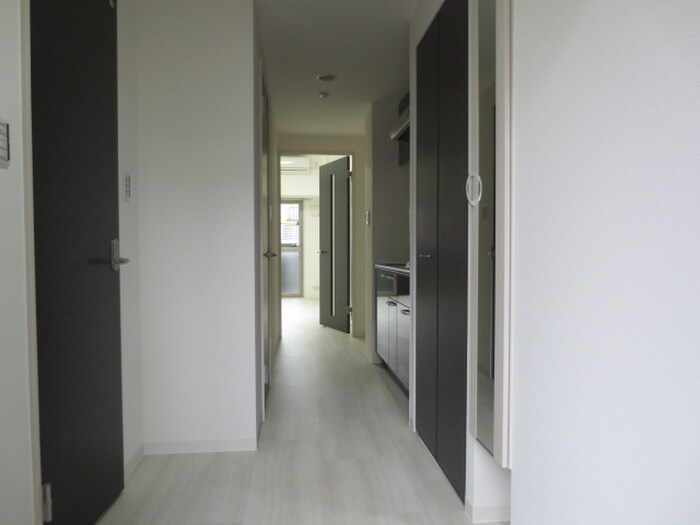 物件内観写真16　(廊下)