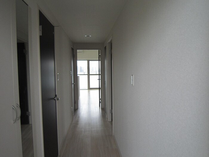 物件内観写真16　(廊下)