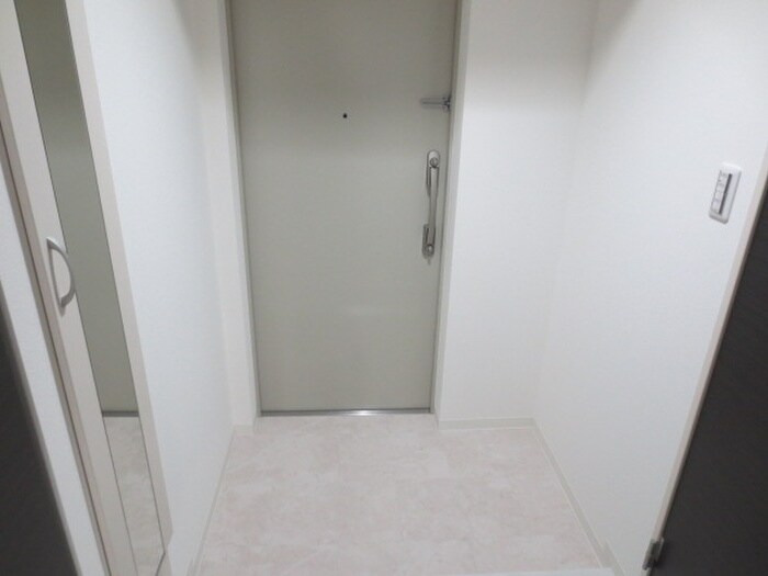 物件内観写真17　(玄関)