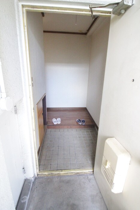 物件内観写真7　(玄関)