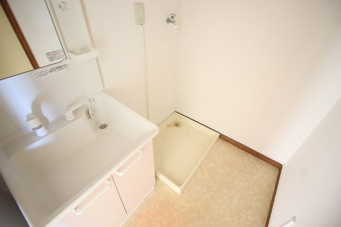 物件内観写真15　(洗濯機置場)