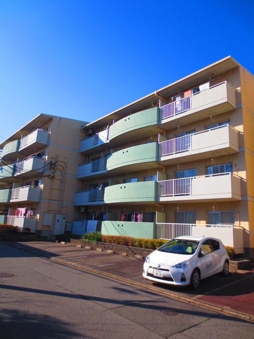 物件外観写真2　(駐車場)