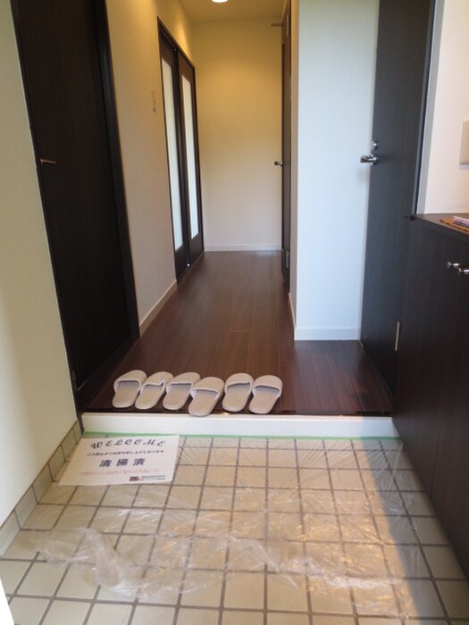 物件内観写真7　(玄関)